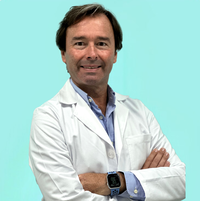 Dr. Juan Larracoechea
